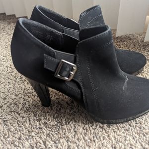 Fioni Ankled Booties